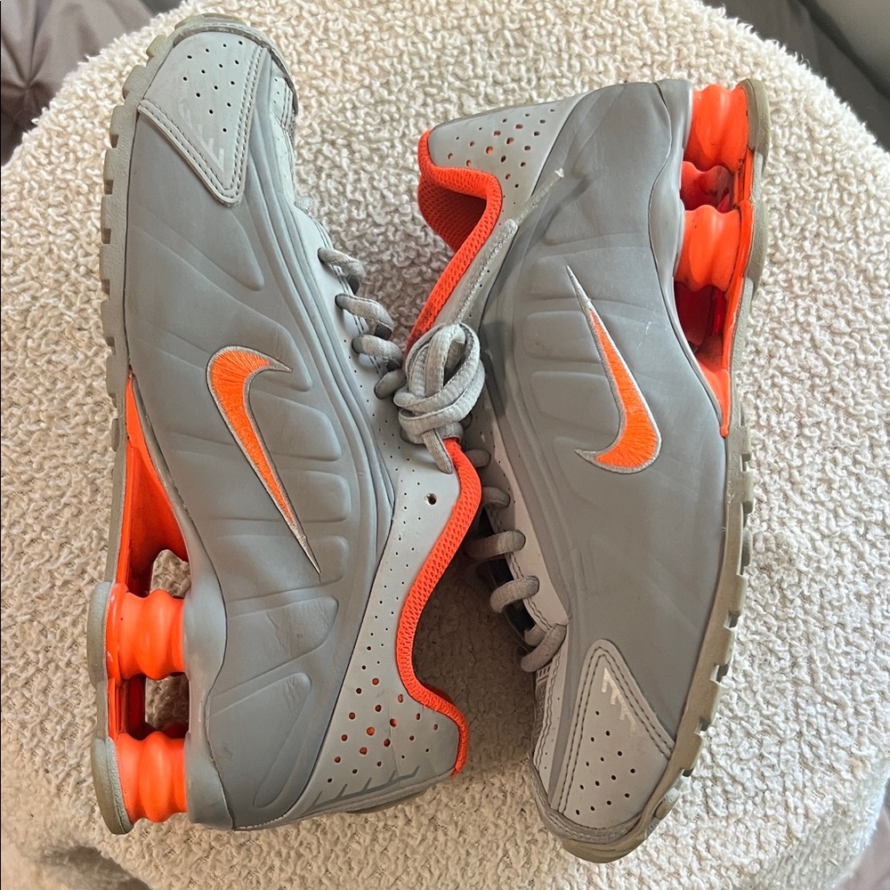 Nike Shox R4 - Picture 2 of 4